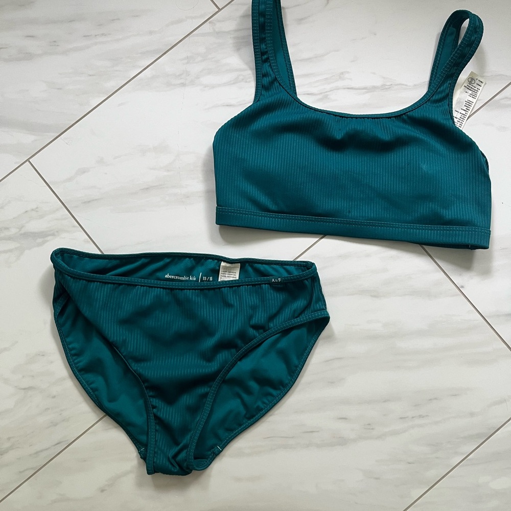 Girls Abercrombie kids 2 piece bathing suit size 15/16 EUC